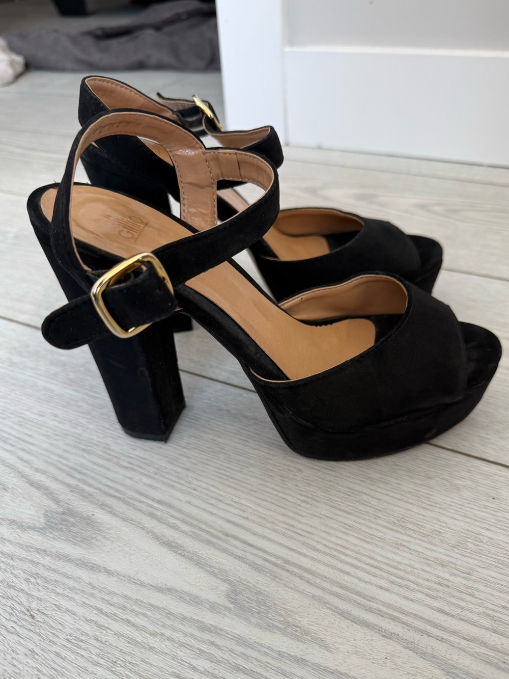 Gillio 4.5 suede leather black heels open toe pumps gold buckle party event club